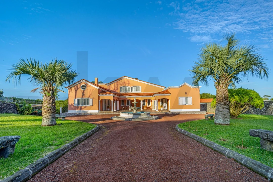 Moradia T7 para Venda em Fenais da Luz Foto 1