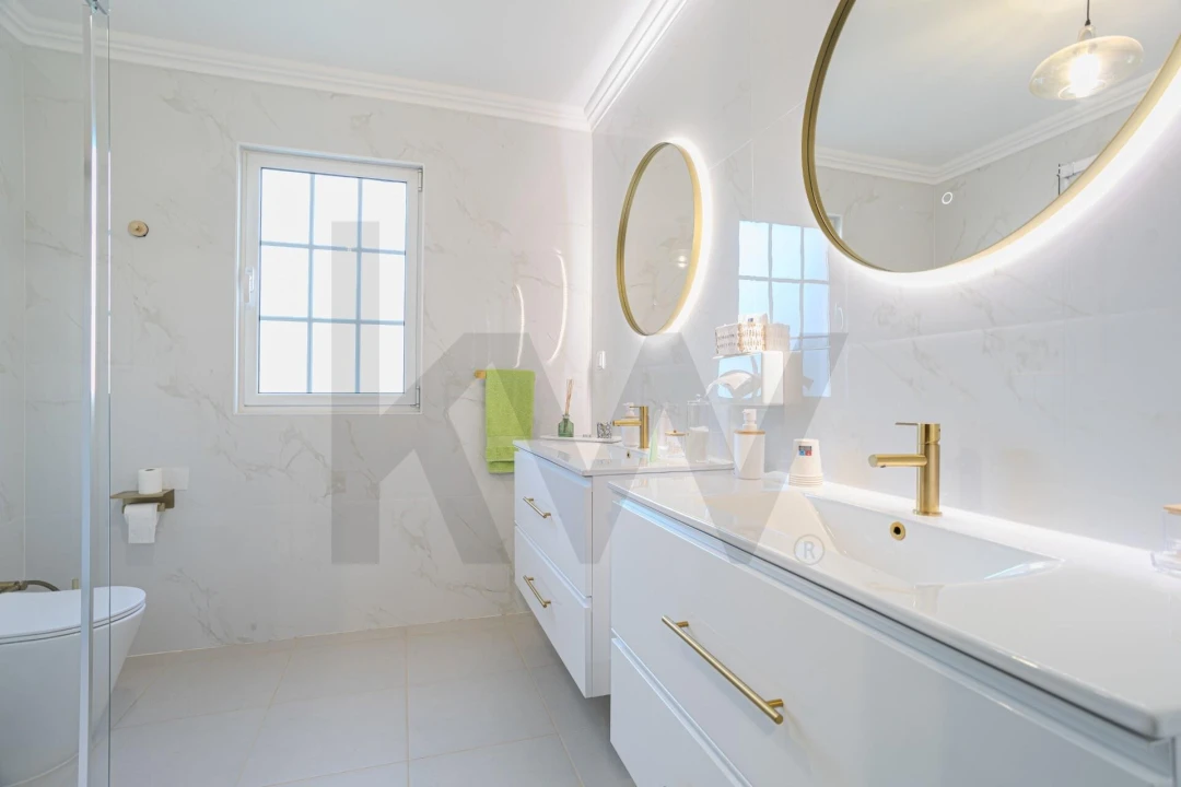 Moradia T7 para Venda em Fenais da Luz Foto 22