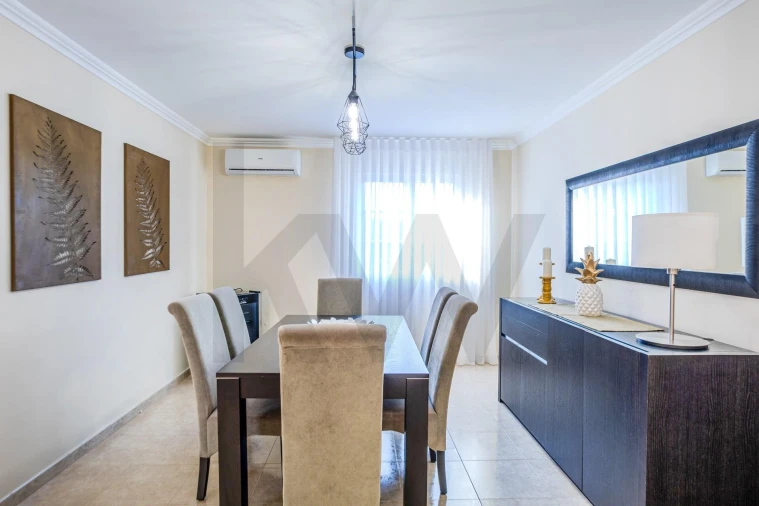 Moradia T7 para Venda em Fenais da Luz Foto 11