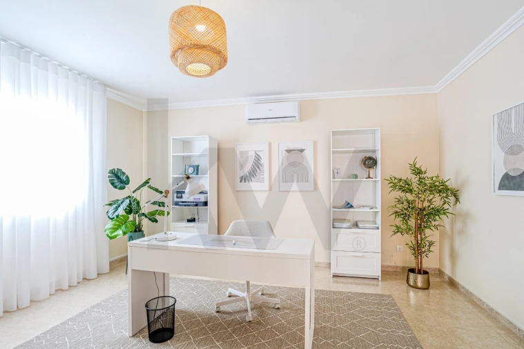 Moradia T7 para Venda em Fenais da Luz Foto 14