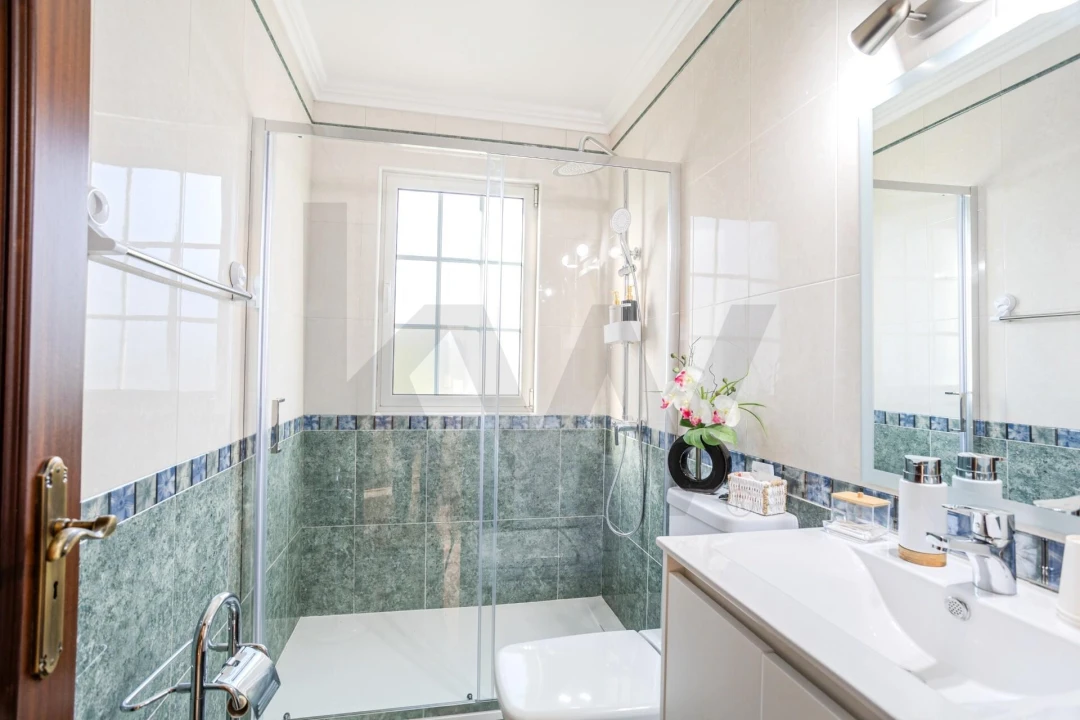 Moradia T7 para Venda em Fenais da Luz Foto 17