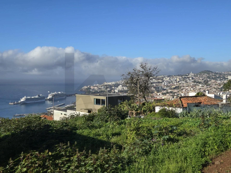 Terreno para Venda em Funchal (Santa Maria Maior) Foto 2