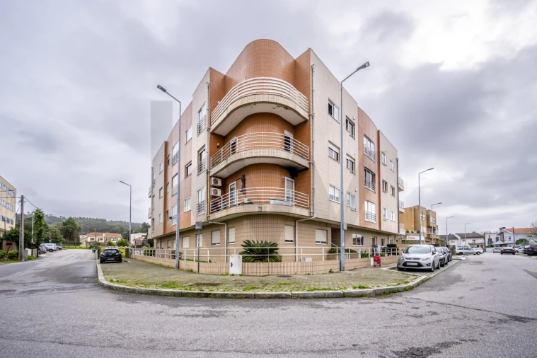 Apartamento T2 para Venda em Canelas Foto 21