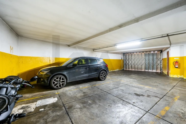 Apartamento T2 para Venda em Canelas Foto 19