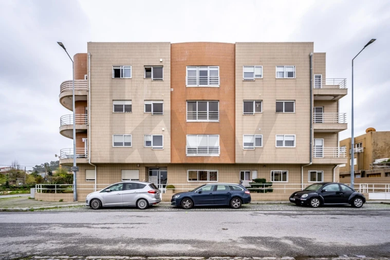 Apartamento T2 para Venda em Canelas Foto 1