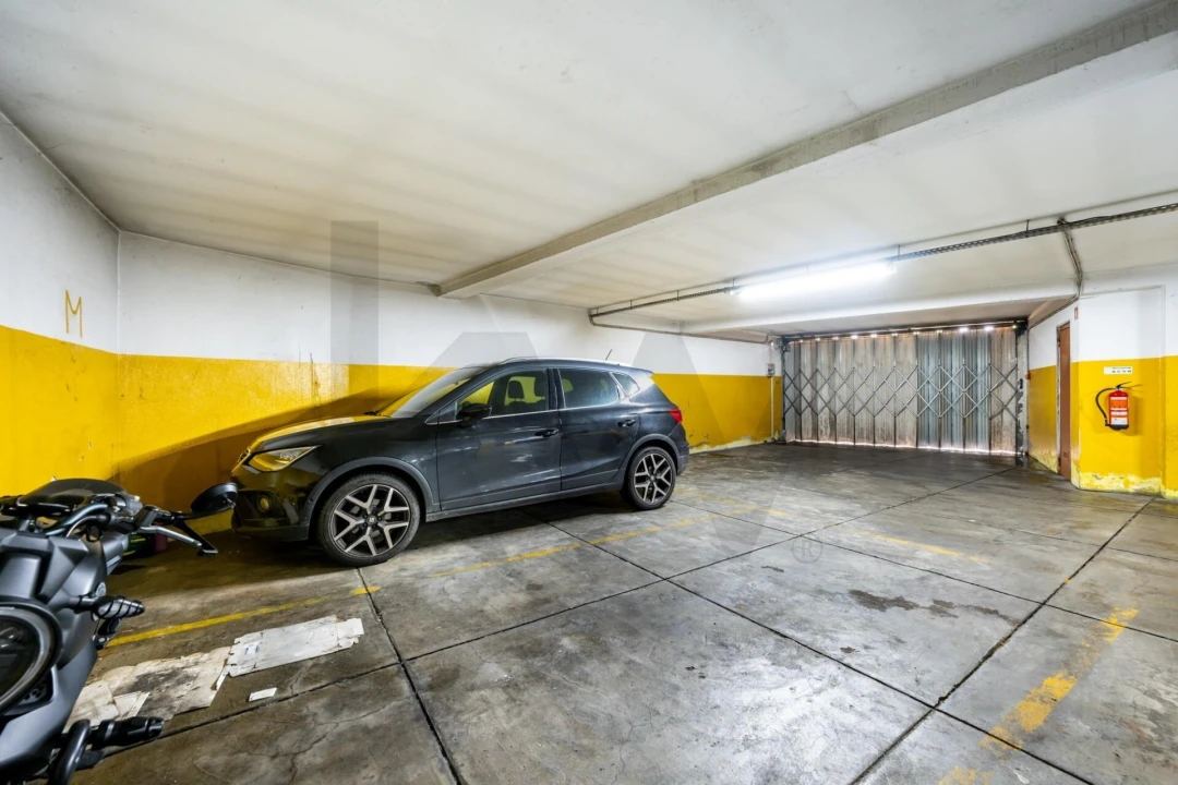 Apartamento T2 para Venda em Canelas Foto 19