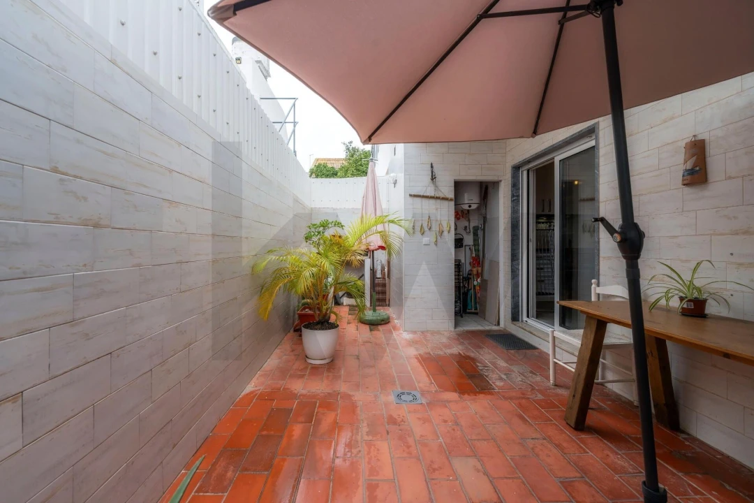 Apartamento T2 para Venda em Olhão Foto 6