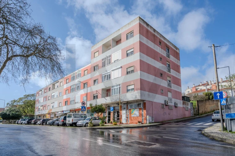 Apartamento T2 para Venda em Queluz e Belas Foto 39