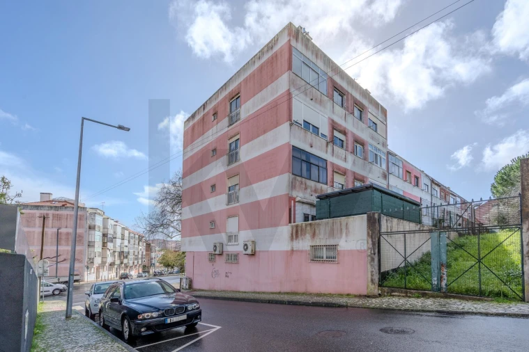 Apartamento T2 para Venda em Queluz e Belas Foto 40