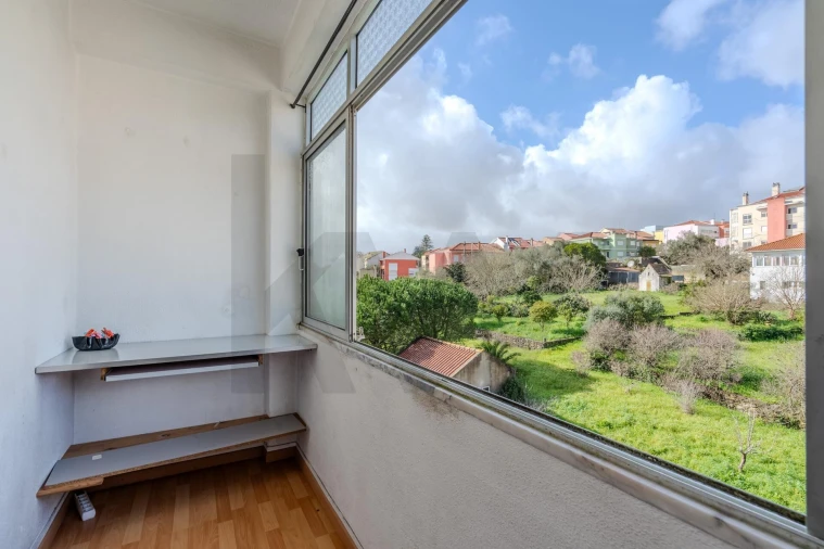 Apartamento T2 para Venda em Queluz e Belas Foto 14