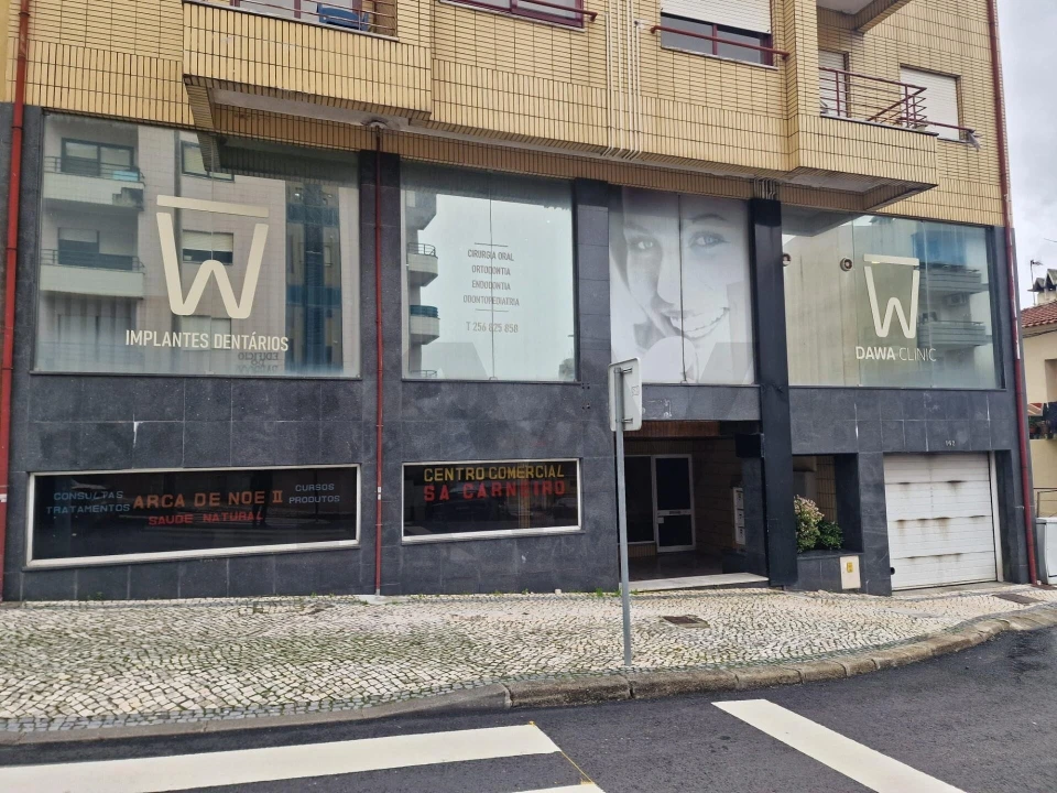 Loja para Arrendamento em São João da Madeira Foto 1