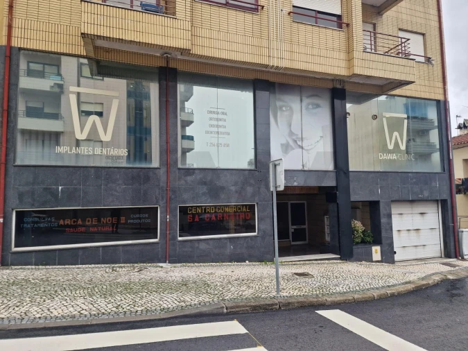 Loja para Arrendamento em São João da Madeira Foto 1