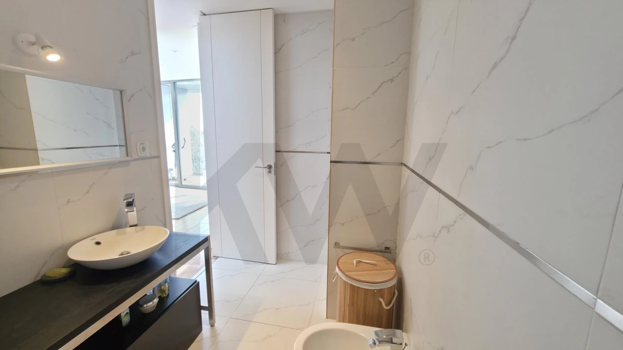 Apartamento T3 para Venda em Pico da Pedra Foto 22