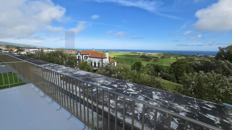 Apartamento T3 para Venda em Pico da Pedra Foto 27