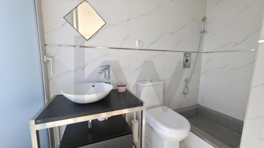 Apartamento T3 para Venda em Pico da Pedra Foto 16