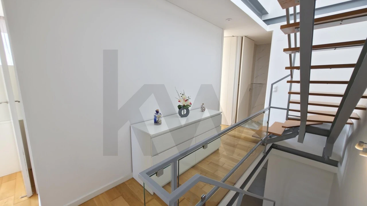 Apartamento T3 para Venda em Pico da Pedra Foto 9