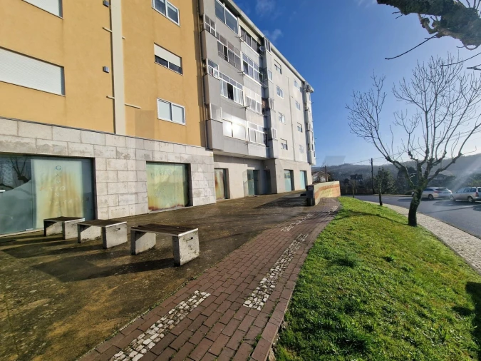 Loja para Venda em São João da Madeira Foto 1