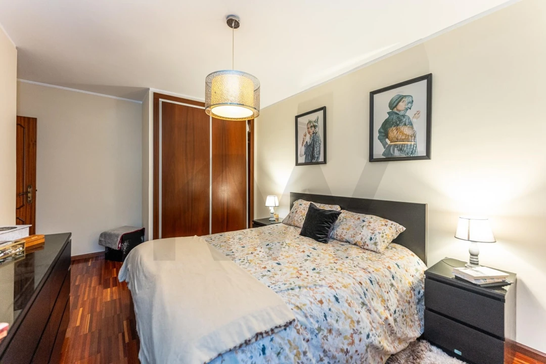 Apartamento T2 para Venda em Mafamude e Vilar do Paraíso Foto 23