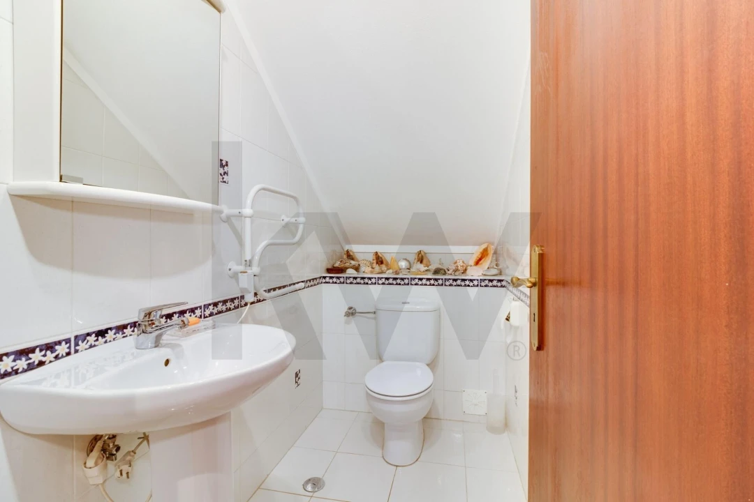 Moradia T6 para Venda em Santa Maria e São Miguel, São Martinho, São Pedro Penaferrim Foto 13