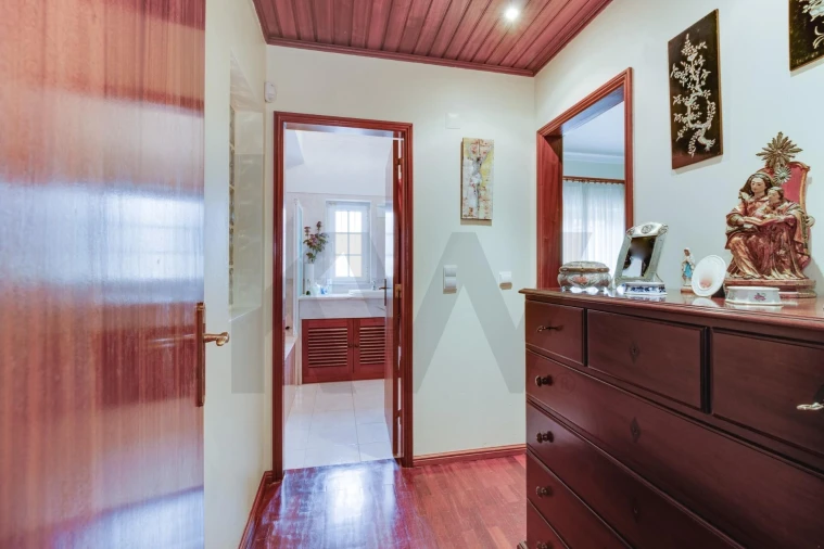 Moradia T6 para Venda em Santa Maria e São Miguel, São Martinho, São Pedro Penaferrim Foto 14