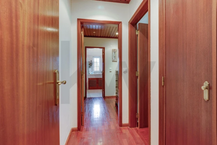 Moradia T6 para Venda em Santa Maria e São Miguel, São Martinho, São Pedro Penaferrim Foto 11