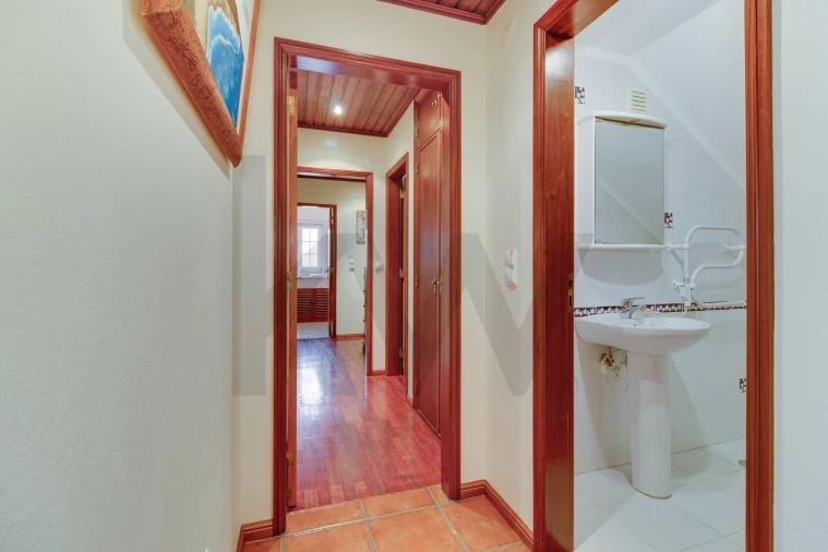 Moradia T6 para Venda em Santa Maria e São Miguel, São Martinho, São Pedro Penaferrim Foto 12