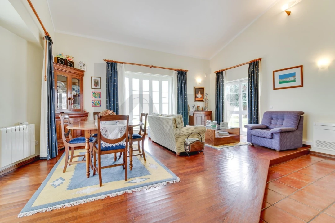 Moradia T6 para Venda em Santa Maria e São Miguel, São Martinho, São Pedro Penaferrim Foto 2