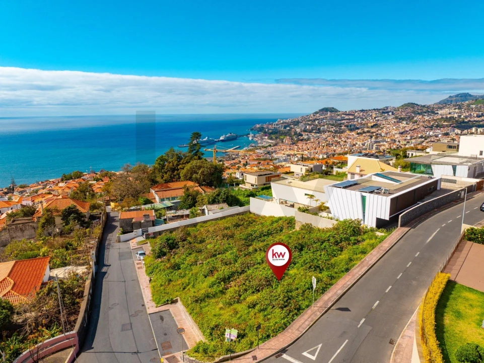 Terreno para Venda em Funchal (Santa Maria Maior) Foto 3