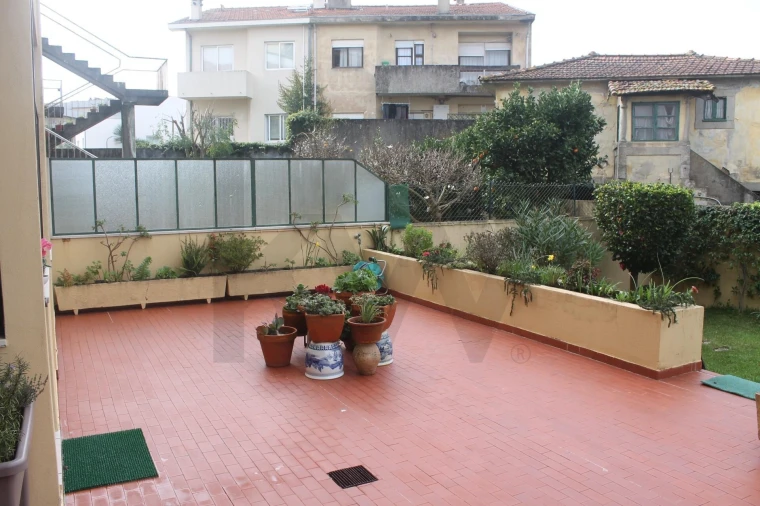 Apartamento T3 para Venda em Ramalde Foto 4