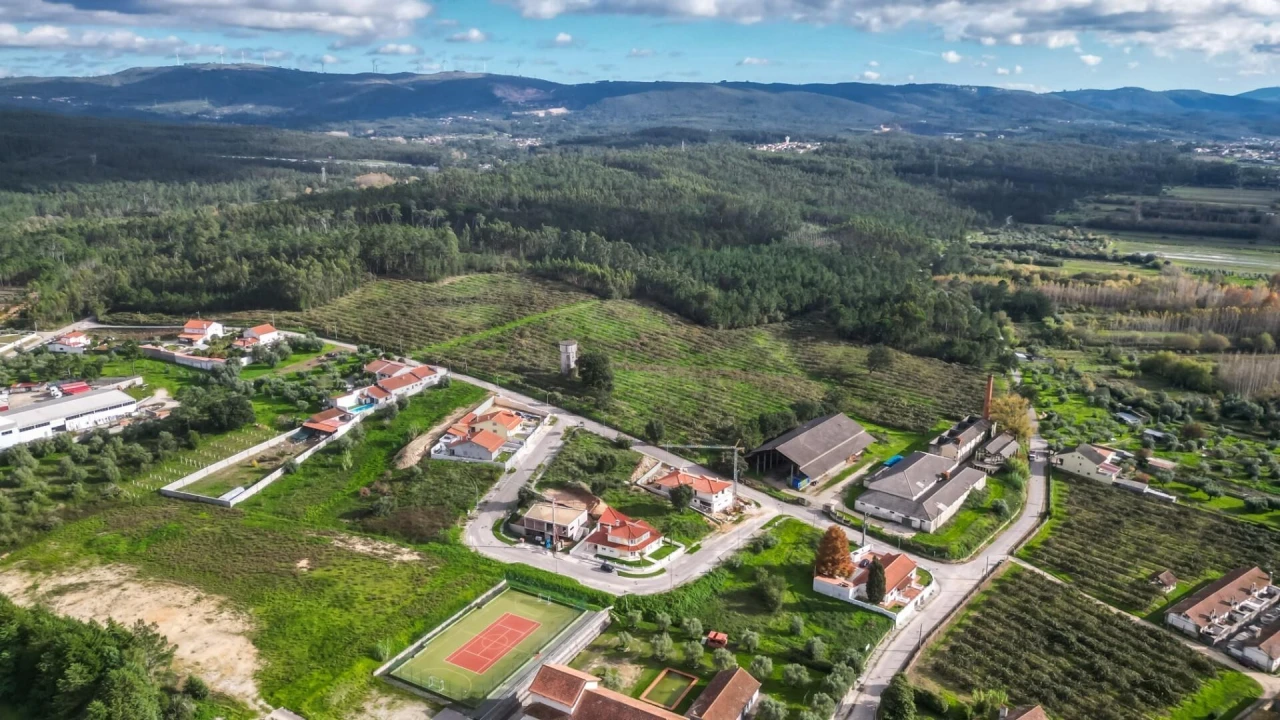 Terreno para Venda em Soure Foto 2