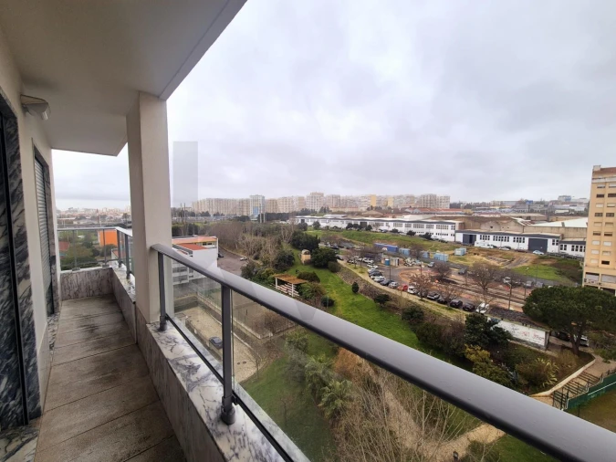 Apartamento T2 para Arrendamento em Sacavém e Prior Velho Foto 10