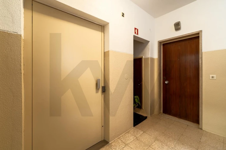 Apartamento T3 para Venda em Olivais Foto 3