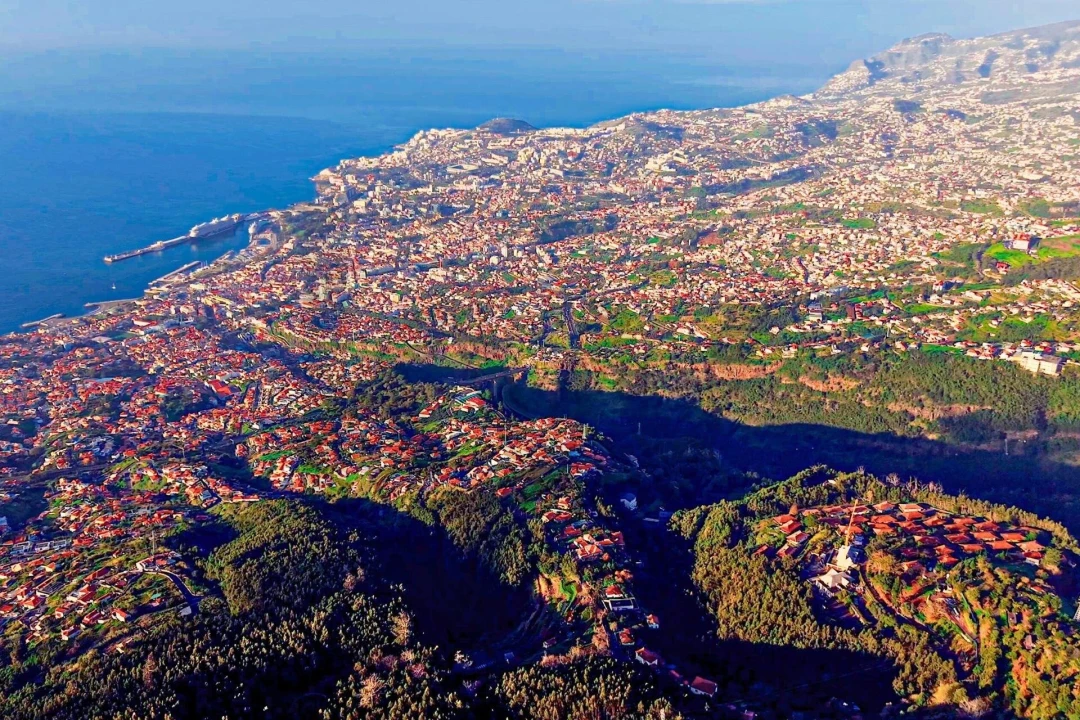 Terreno para Venda em Funchal (Santa Maria Maior) Foto 4