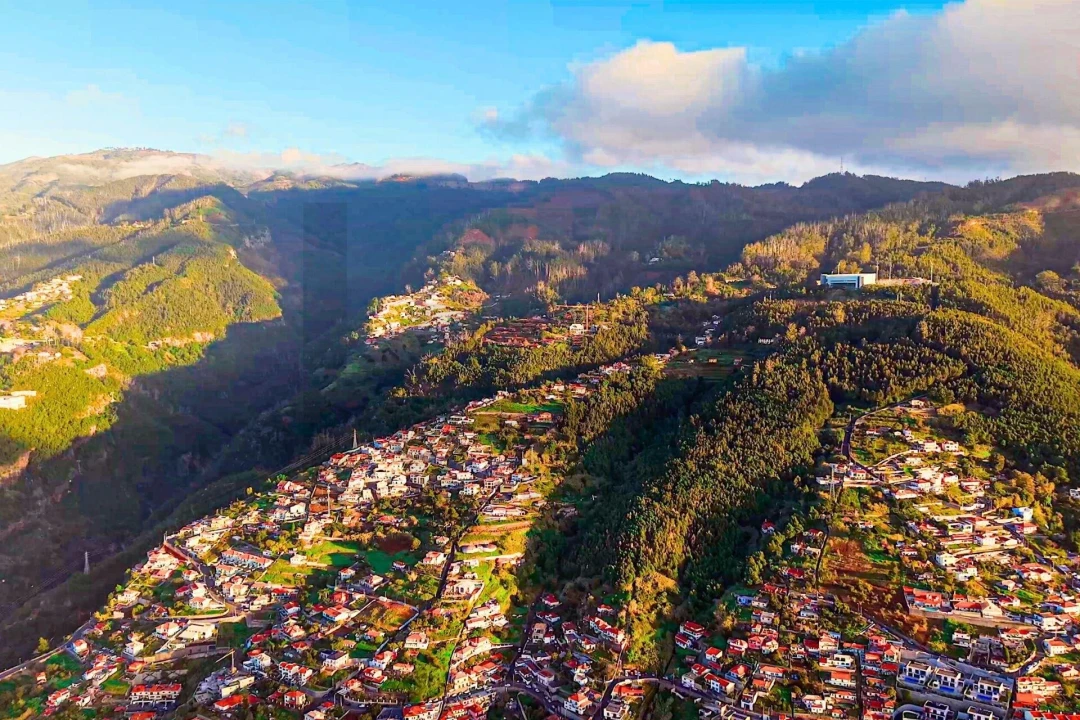 Terreno para Venda em Funchal (Santa Maria Maior) Foto 1