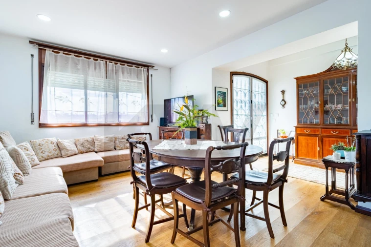 Moradia T7 para Venda em Cortegaça Foto 13