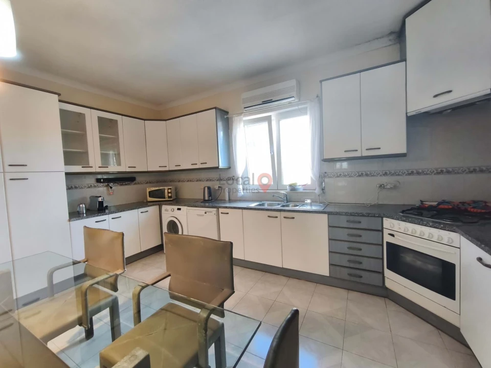 Moradia T5 para Venda em Lagos (São Sebastião e Santa Maria) Foto 5