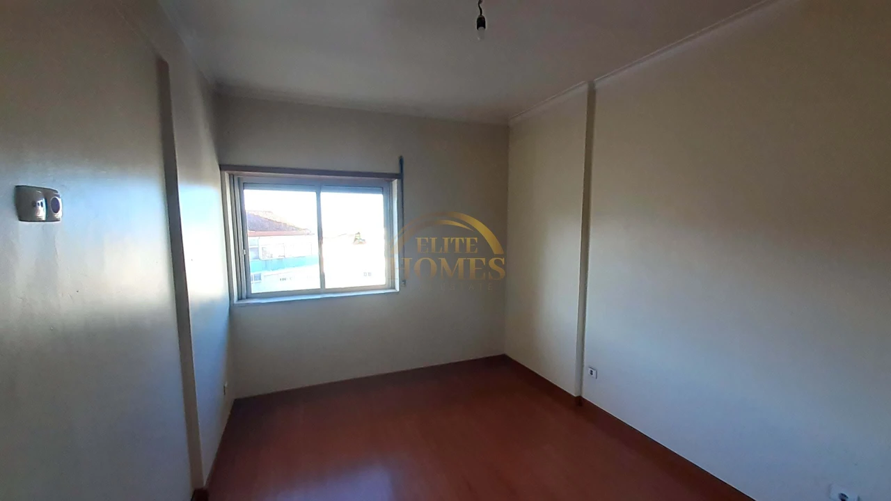 Apartamento T2 para Venda em Agualva e Mira-Sintra Foto 21
