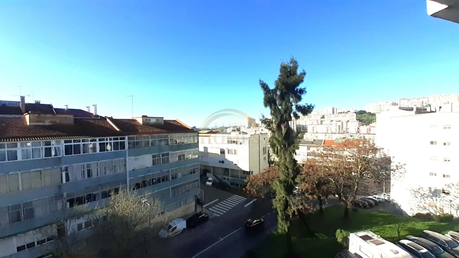 Apartamento T2 para Venda em Agualva e Mira-Sintra Foto 27