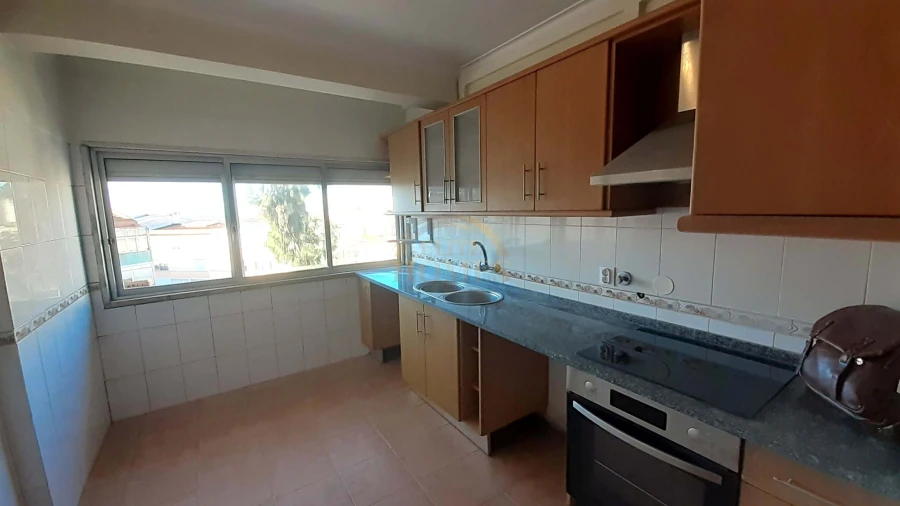 Apartamento T2 para Venda em Agualva e Mira-Sintra