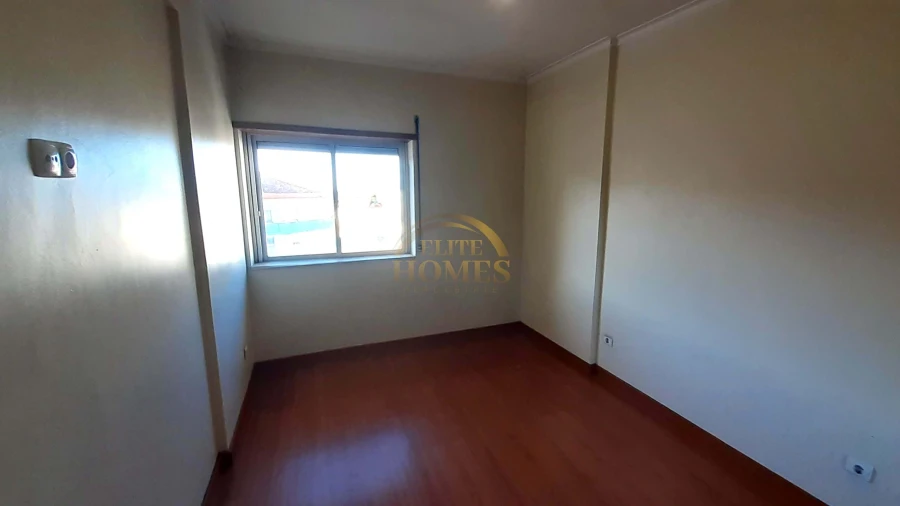 Apartamento T2 para Venda em Agualva e Mira-Sintra Foto 23