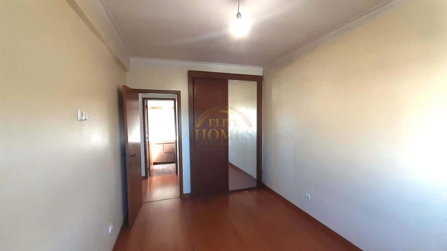 Apartamento T2 para Venda em Agualva e Mira-Sintra Foto 19