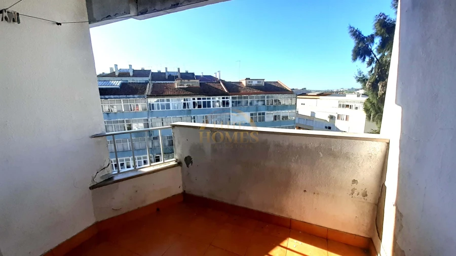 Apartamento T2 para Venda em Agualva e Mira-Sintra Foto 9
