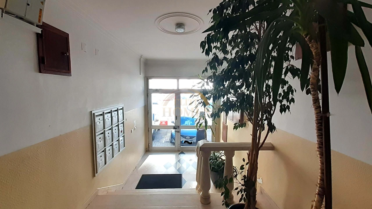 Apartamento T2 para Venda em Agualva e Mira-Sintra Foto 25