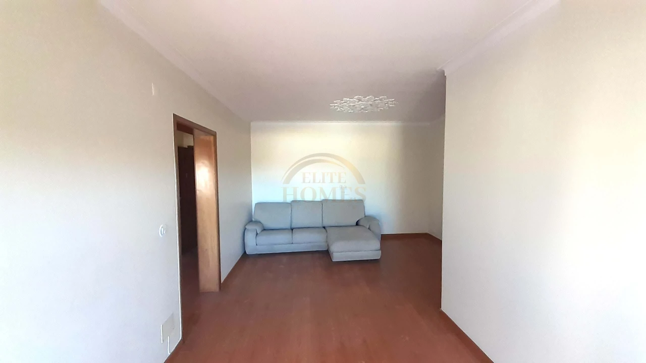 Apartamento T2 para Venda em Agualva e Mira-Sintra Foto 5