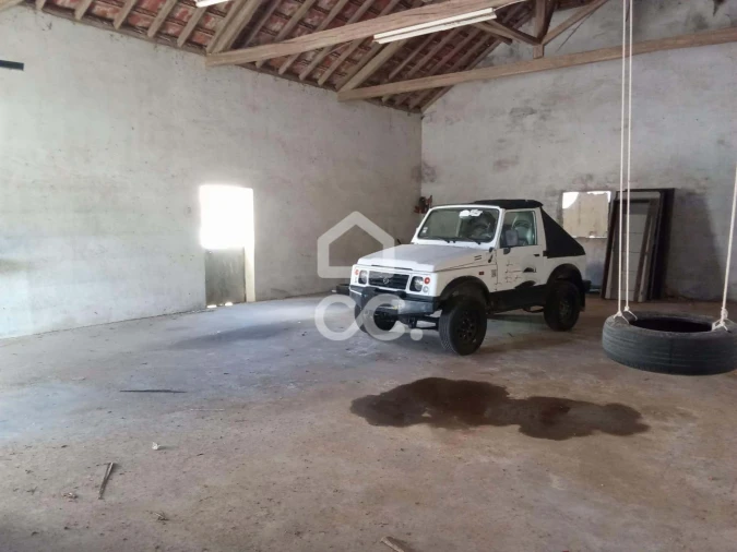 Armazém para Arrendamento em Santa Maria, São Pedro e Sobral da Lagoa Foto 4