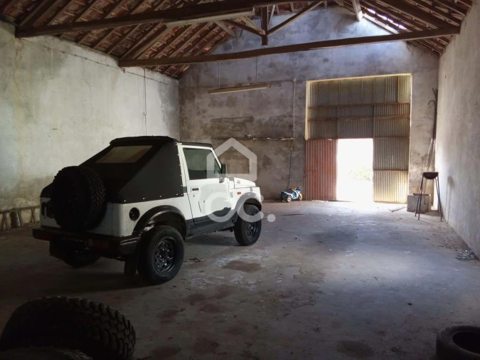 Armazém para Arrendamento em Santa Maria, São Pedro e Sobral da Lagoa Foto 3