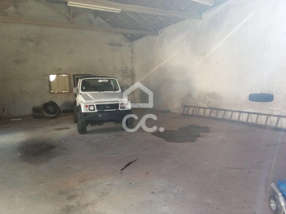 Armazém para Arrendamento em Santa Maria, São Pedro e Sobral da Lagoa Foto 5