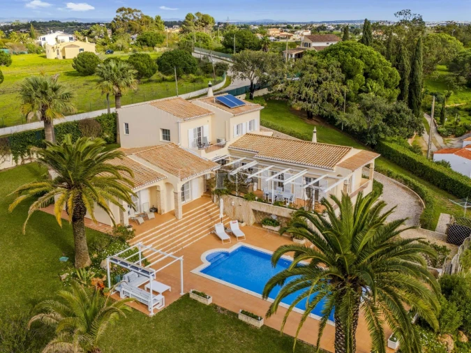 Moradia T4 para Venda em Lagoa e Carvoeiro Foto 1