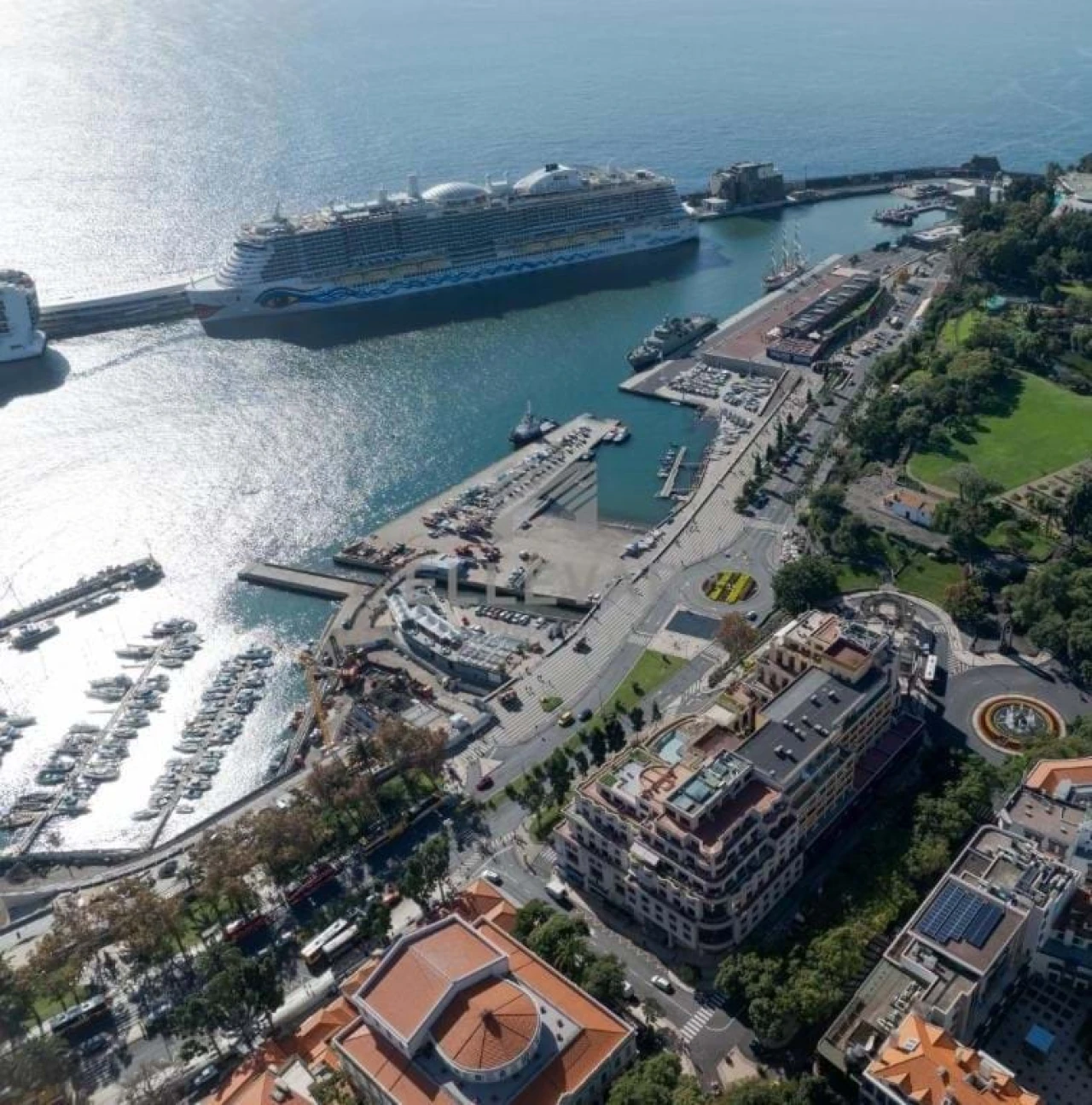 Garagem para Arrendamento em Funchal (Se) Foto 1