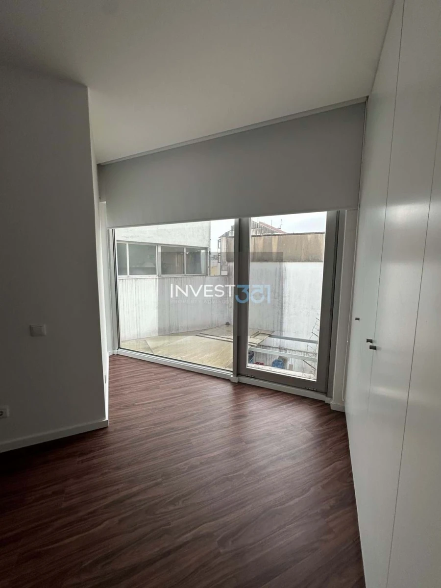 Apartamento T3 para Venda em Lordelo do Ouro e Massarelos Foto 6